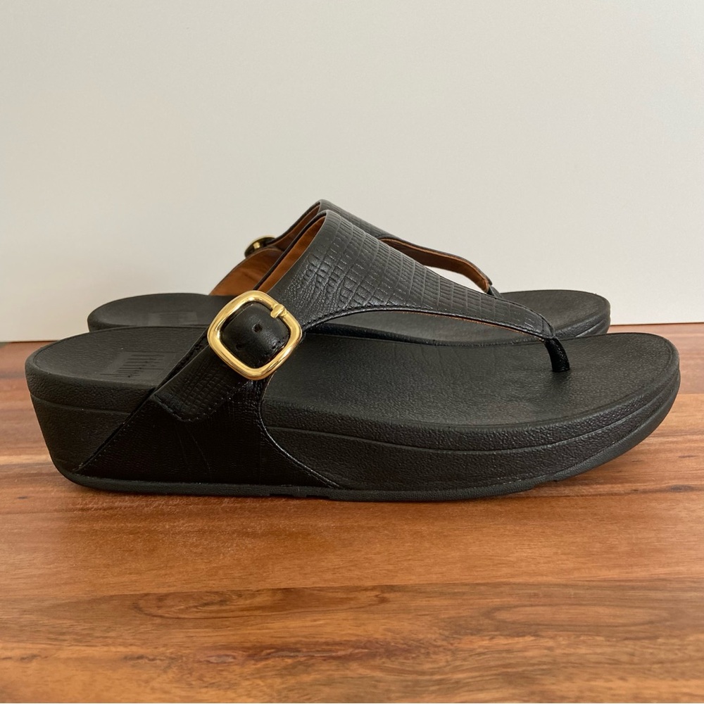 FITFLOP The Black Leather Thong Slip-On Gold Buckle Sandals Womens Size 8